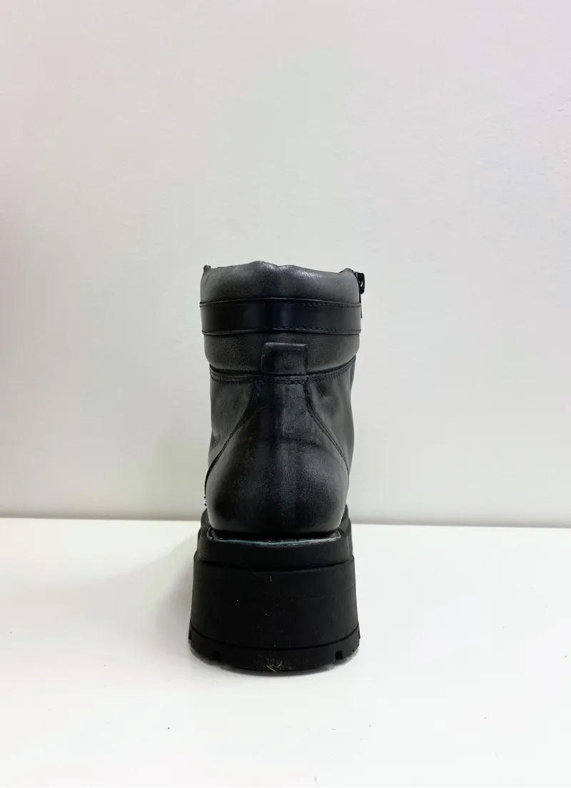 6079 Century Leather Boots